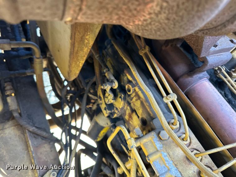 image for item DS3284 1984 Caterpillar 615 elevating scraper