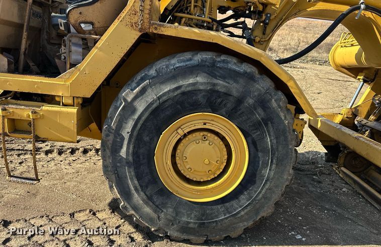 image for item DS3284 1984 Caterpillar 615 elevating scraper