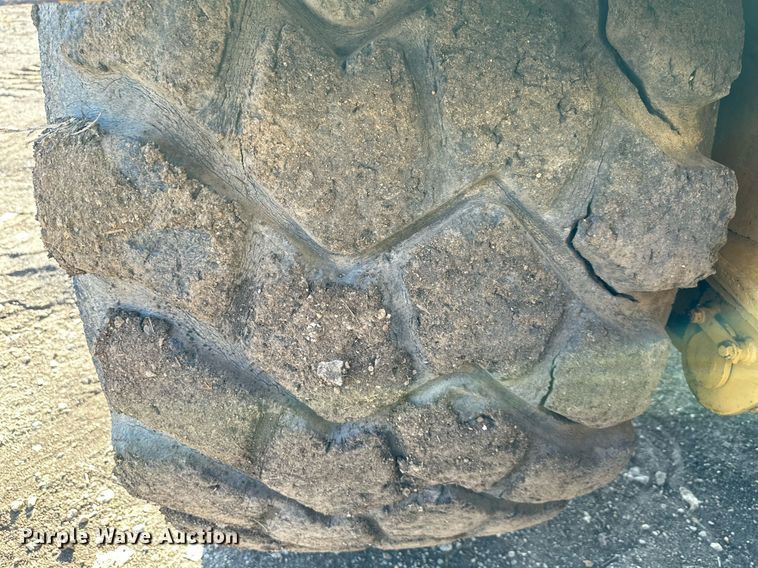 image for item DS3284 1984 Caterpillar 615 elevating scraper