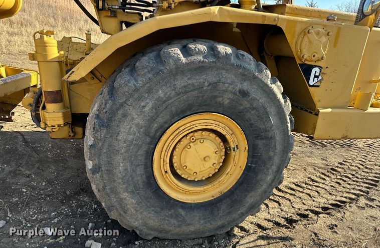 image for item DS3284 1984 Caterpillar 615 elevating scraper