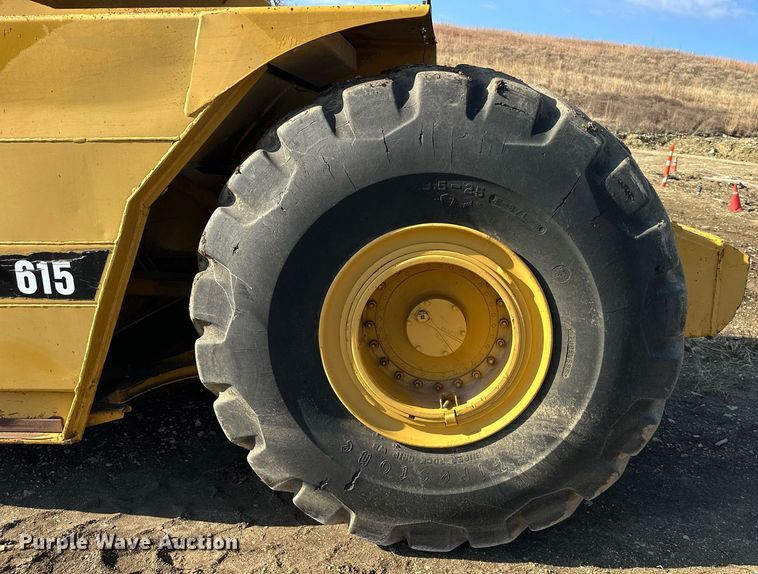 image for item DS3284 1984 Caterpillar 615 elevating scraper