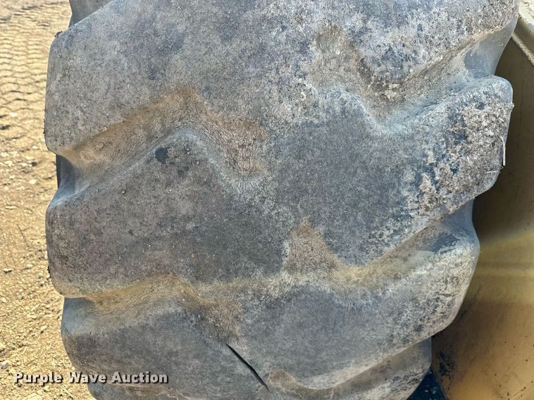 image for item DS3284 1984 Caterpillar 615 elevating scraper