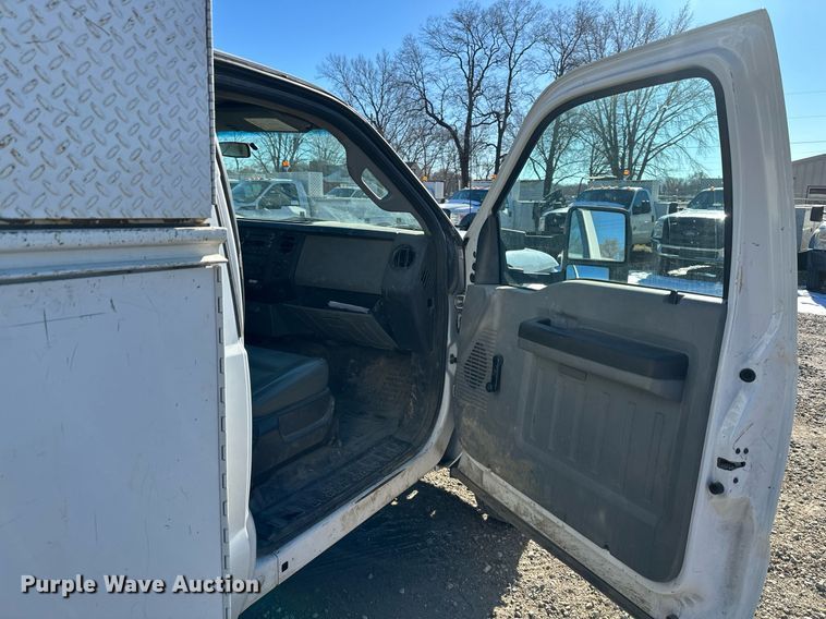 image for item DS3296 2011 Ford F450 Super Duty XL utility / service truck