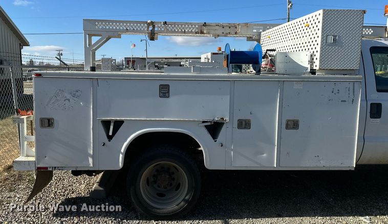 image for item DS3297 2013 Ford F450 Super Duty utility / service truck