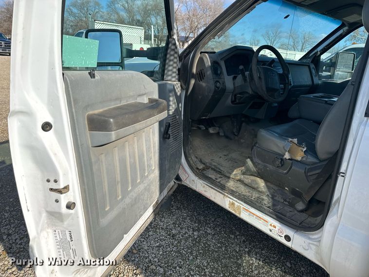 image for item DS3297 2013 Ford F450 Super Duty utility / service truck