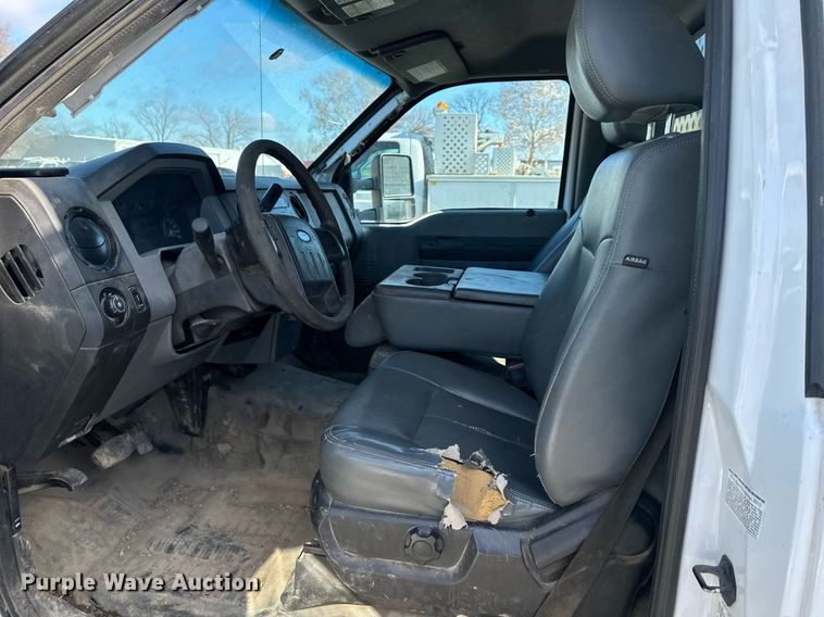 image for item DS3297 2013 Ford F450 Super Duty utility / service truck