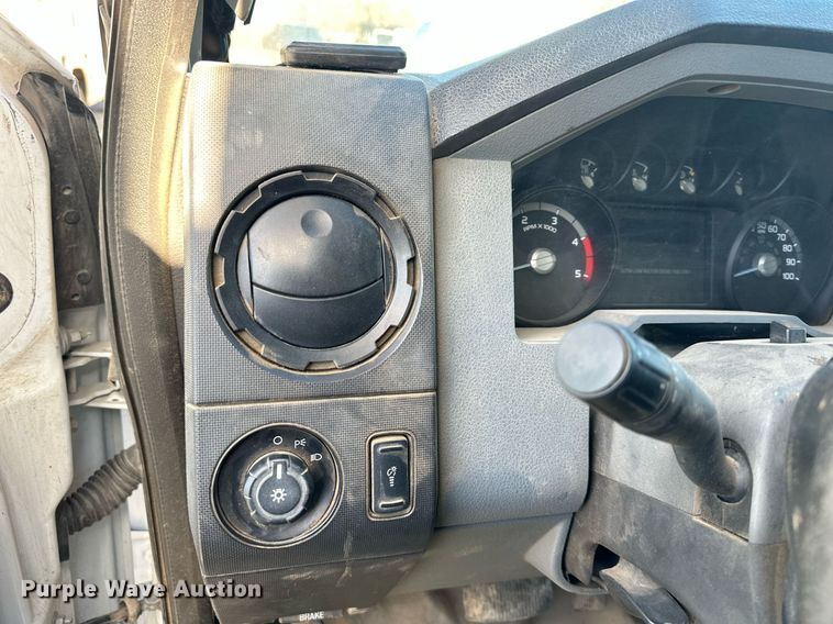 image for item DS3297 2013 Ford F450 Super Duty utility / service truck