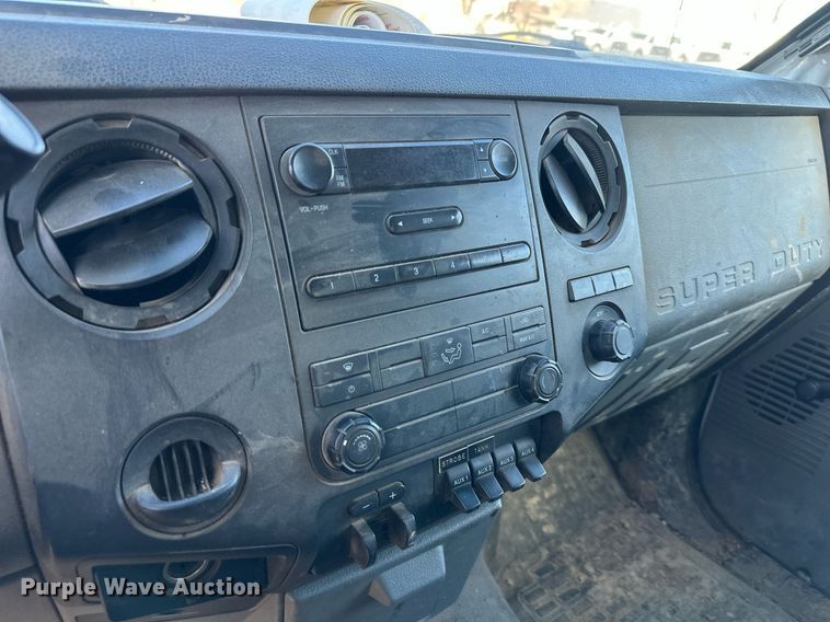 image for item DS3297 2013 Ford F450 Super Duty utility / service truck