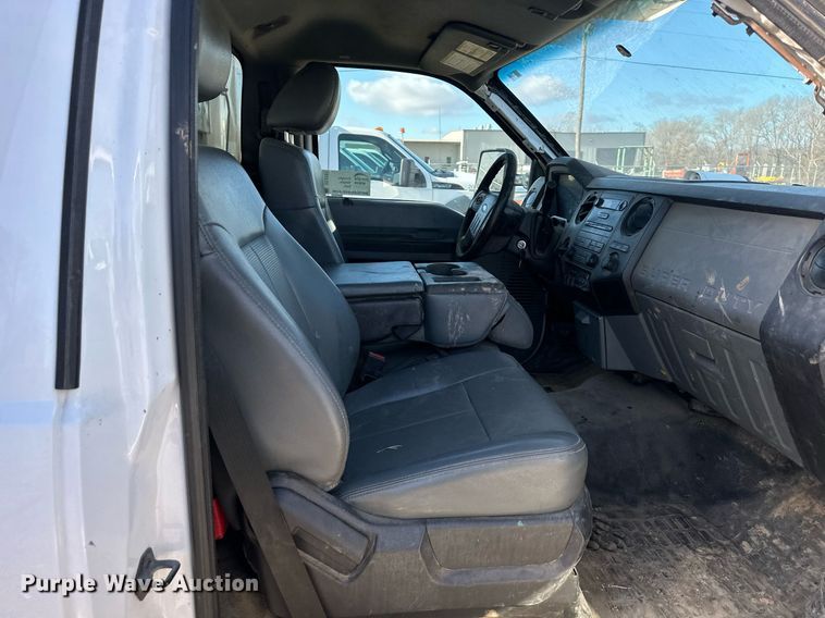 image for item DS3297 2013 Ford F450 Super Duty utility / service truck