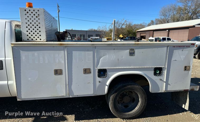 image for item DS3298 2012 Ford F550 Super Duty utility / service truck
