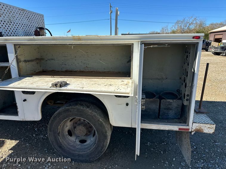 image for item DS3298 2012 Ford F550 Super Duty utility / service truck