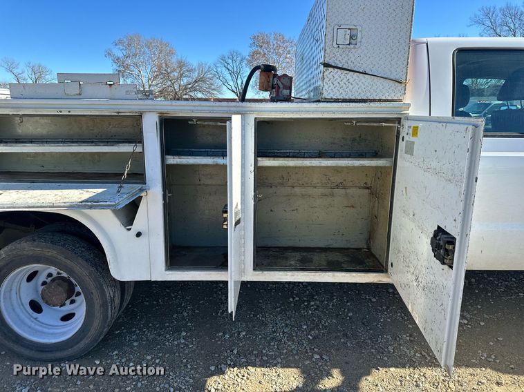 image for item DS3298 2012 Ford F550 Super Duty utility / service truck