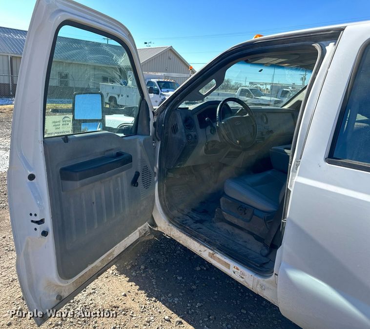 image for item DS3298 2012 Ford F550 Super Duty utility / service truck