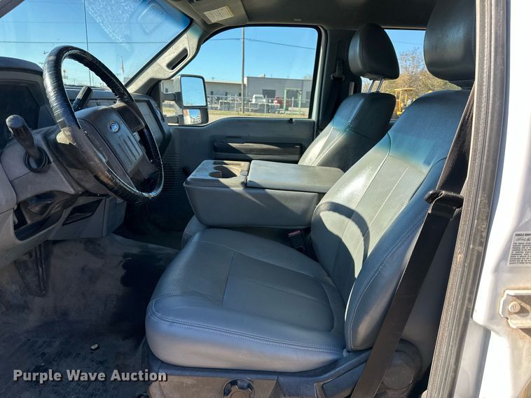 image for item DS3298 2012 Ford F550 Super Duty utility / service truck