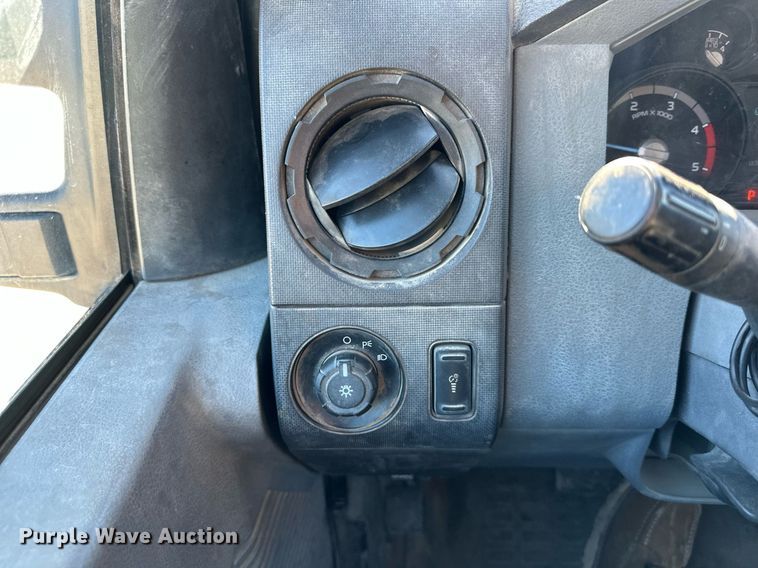 image for item DS3298 2012 Ford F550 Super Duty utility / service truck