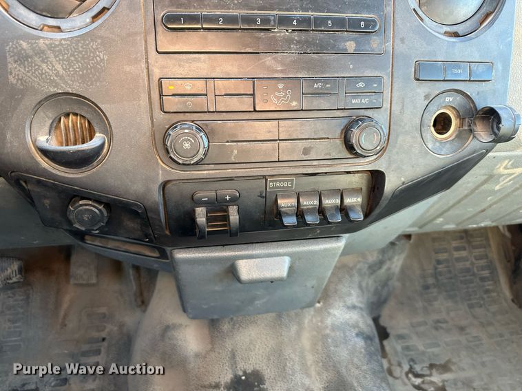 image for item DS3298 2012 Ford F550 Super Duty utility / service truck