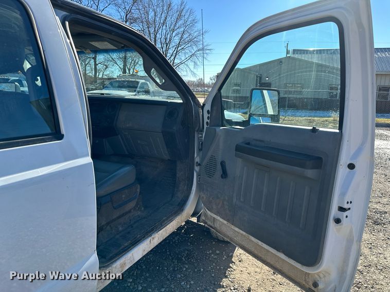 image for item DS3298 2012 Ford F550 Super Duty utility / service truck