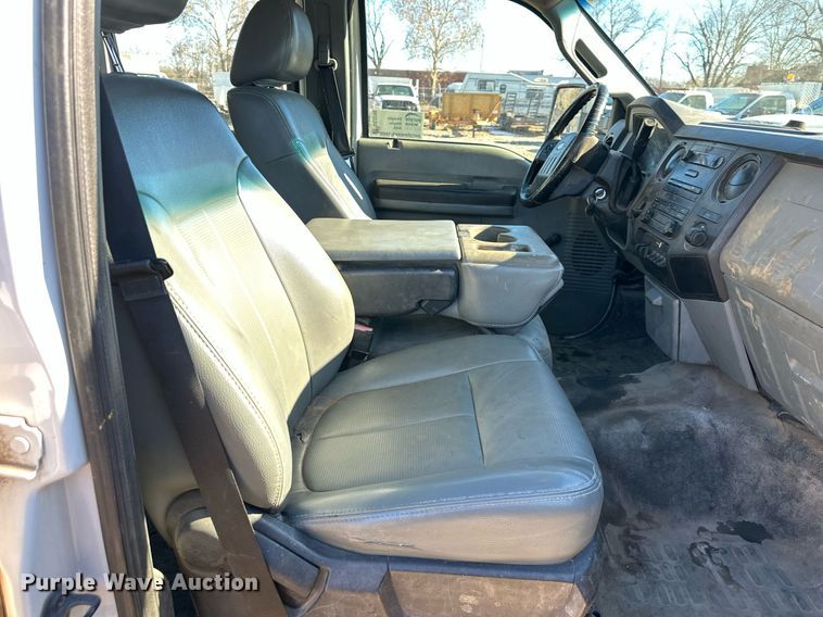 image for item DS3298 2012 Ford F550 Super Duty utility / service truck