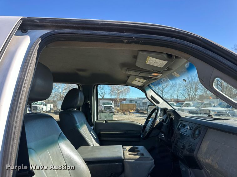 image for item DS3298 2012 Ford F550 Super Duty utility / service truck