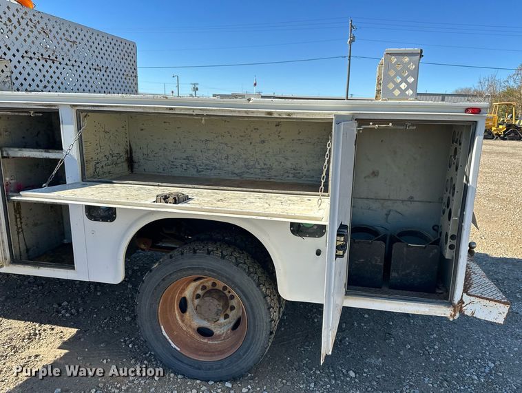 image for item DS3299 2012 Ford F450 Super Duty utility / service truck