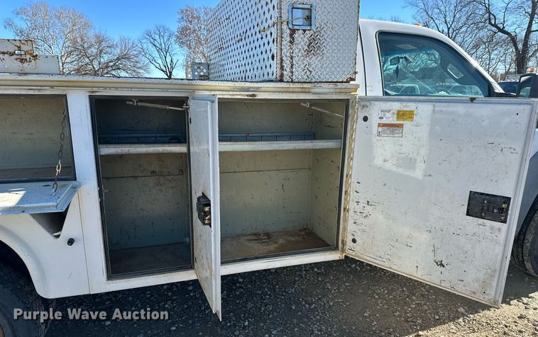 image for item DS3299 2012 Ford F450 Super Duty utility / service truck