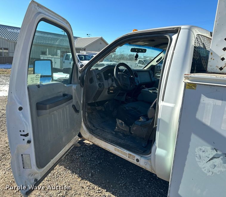 image for item DS3299 2012 Ford F450 Super Duty utility / service truck