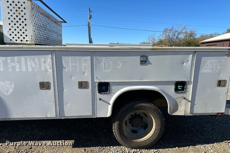 image for item DS3300 2014 Ford F450 Super Duty utility / service truck