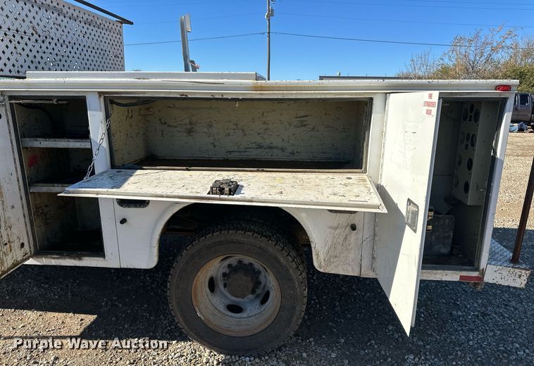 image for item DS3300 2014 Ford F450 Super Duty utility / service truck