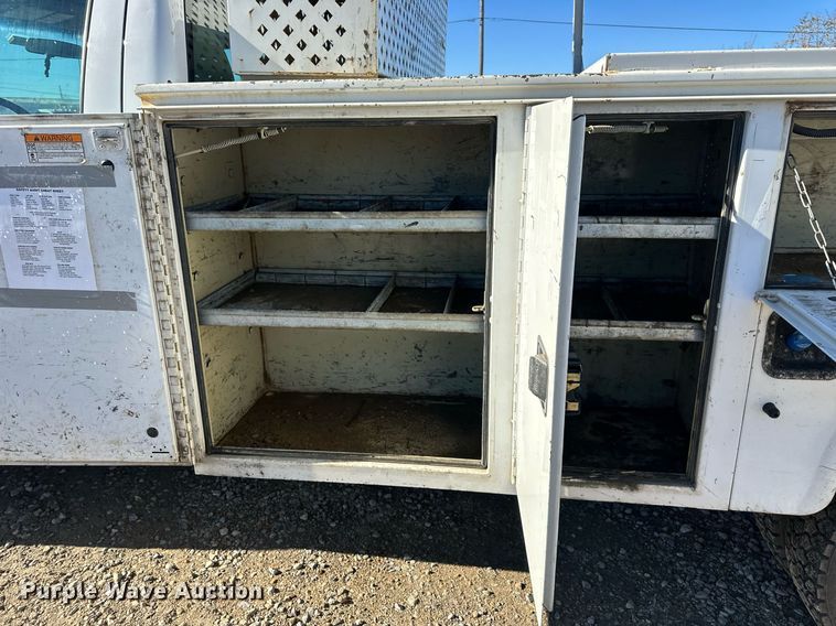 image for item DS3300 2014 Ford F450 Super Duty utility / service truck