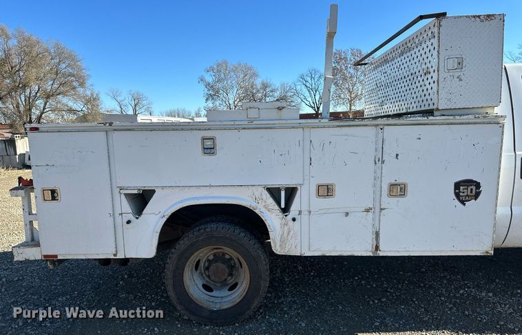 image for item DS3300 2014 Ford F450 Super Duty utility / service truck