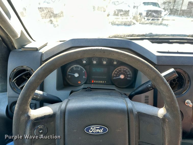 image for item DS3300 2014 Ford F450 Super Duty utility / service truck