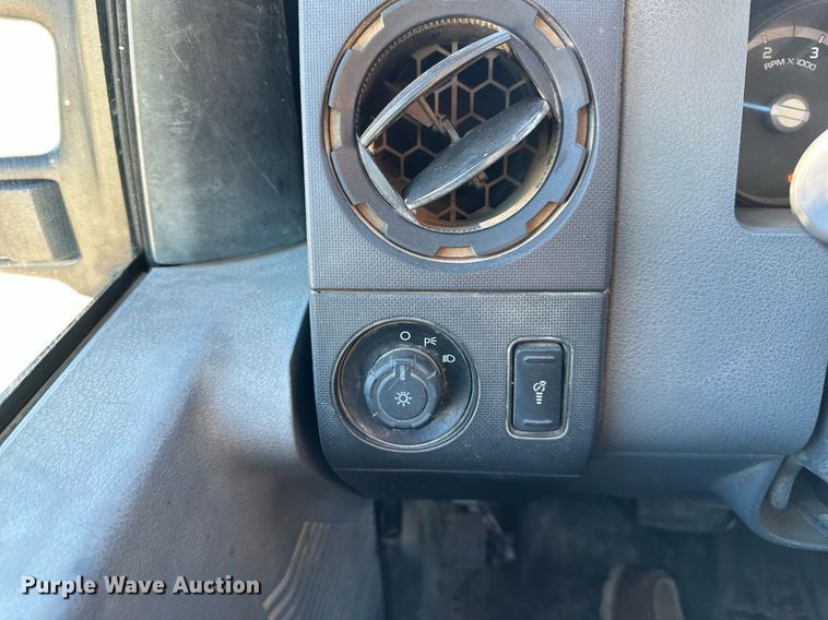 image for item DS3300 2014 Ford F450 Super Duty utility / service truck