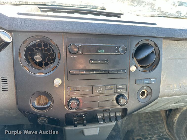 image for item DS3300 2014 Ford F450 Super Duty utility / service truck