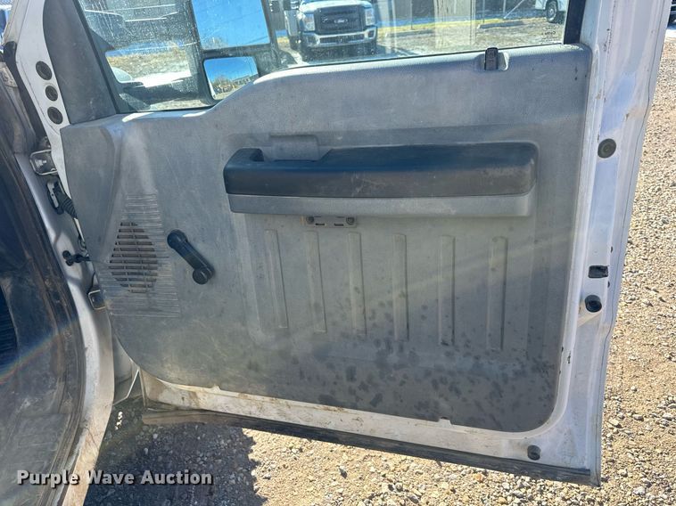 image for item DS3300 2014 Ford F450 Super Duty utility / service truck