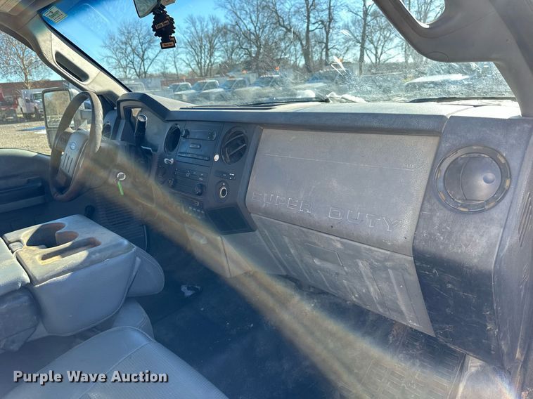 image for item DS3300 2014 Ford F450 Super Duty utility / service truck