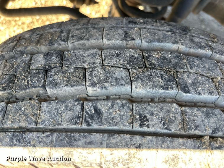 image for item DS3300 2014 Ford F450 Super Duty utility / service truck