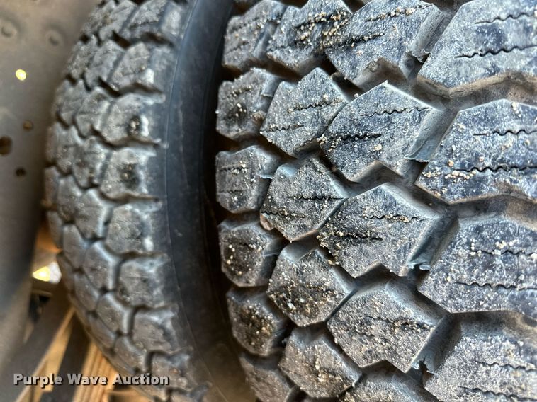 image for item DS3300 2014 Ford F450 Super Duty utility / service truck