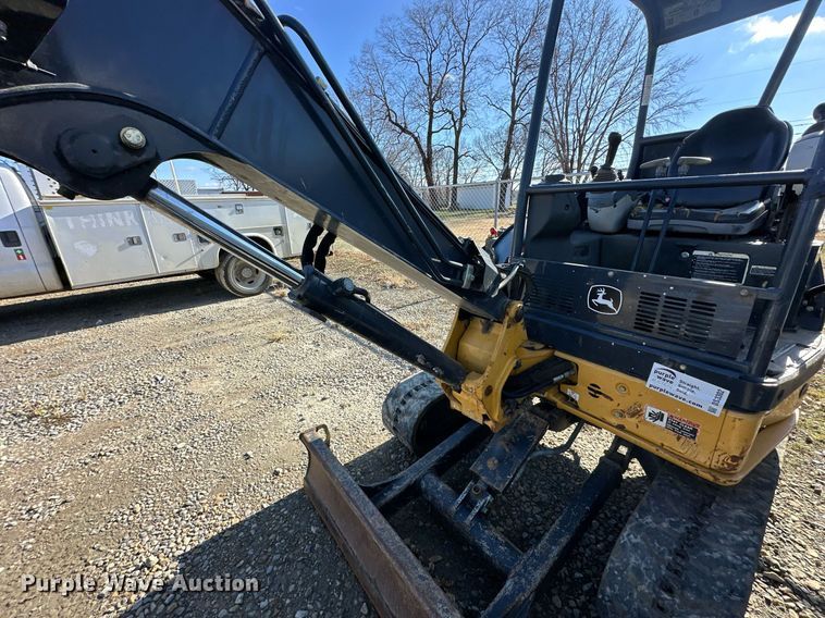 image for item DS3302 2014 John Deere 27D mini excavator