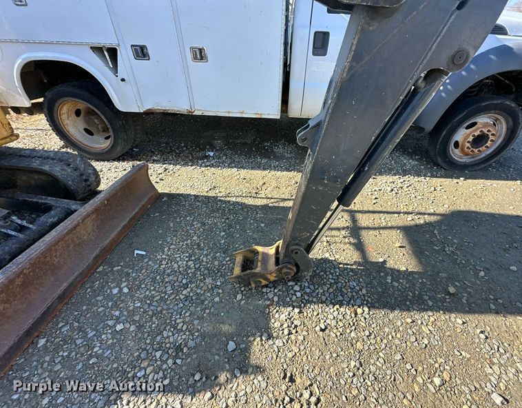 image for item DS3302 2014 John Deere 27D mini excavator