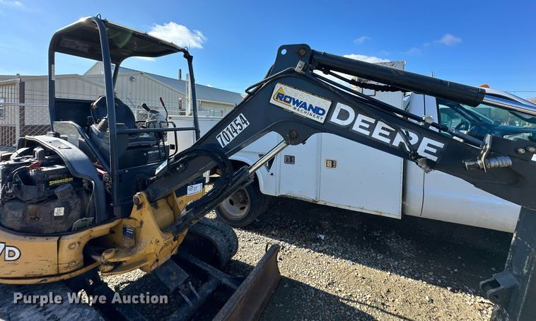 image for item DS3302 2014 John Deere 27D mini excavator