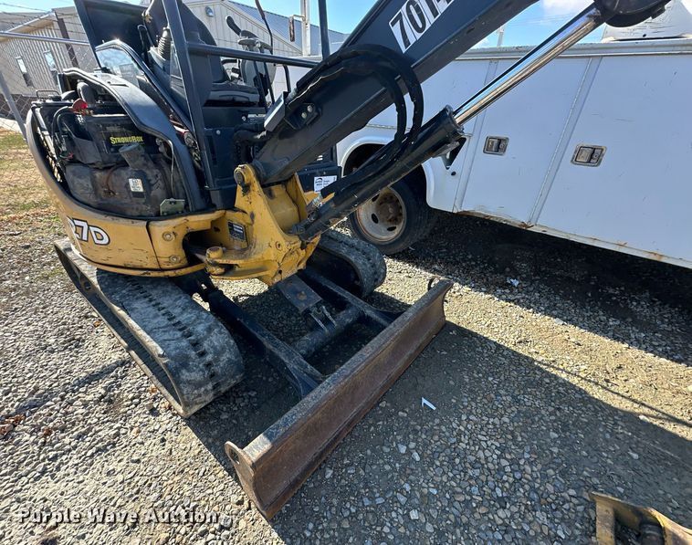 image for item DS3302 2014 John Deere 27D mini excavator