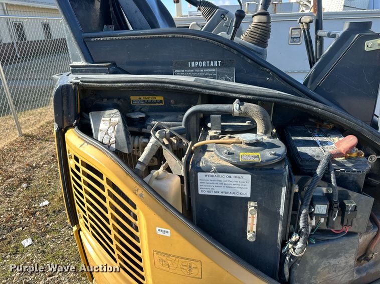 image for item DS3302 2014 John Deere 27D mini excavator