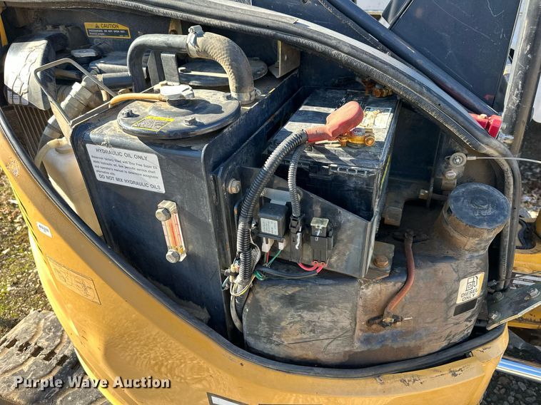 image for item DS3302 2014 John Deere 27D mini excavator