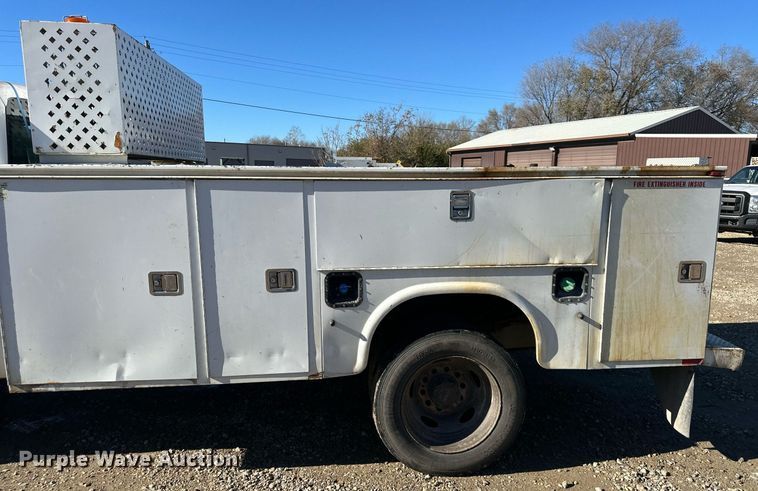 image for item DS3303 2014 Ford F450 Super Duty utility / service truck