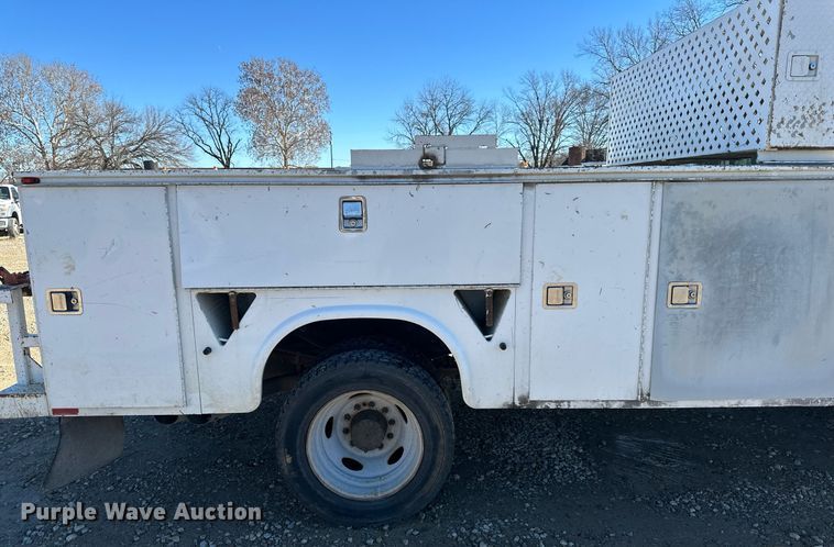 image for item DS3303 2014 Ford F450 Super Duty utility / service truck