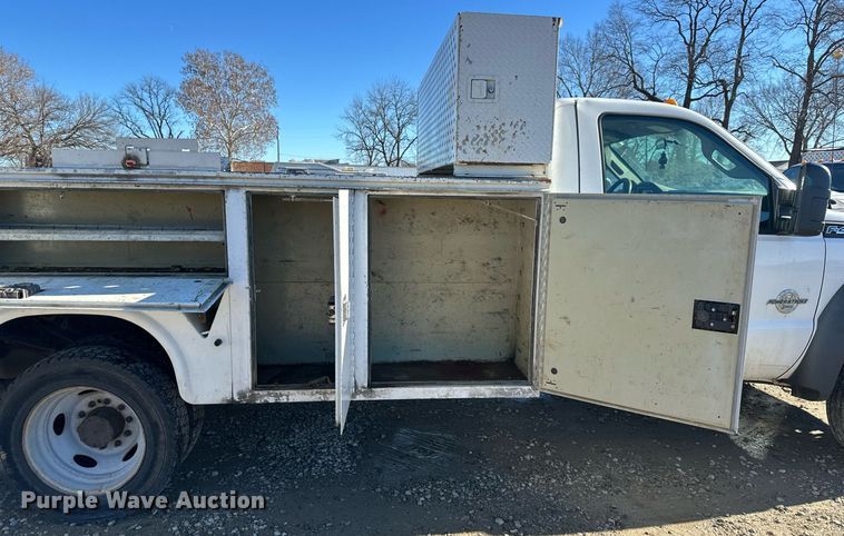 image for item DS3303 2014 Ford F450 Super Duty utility / service truck