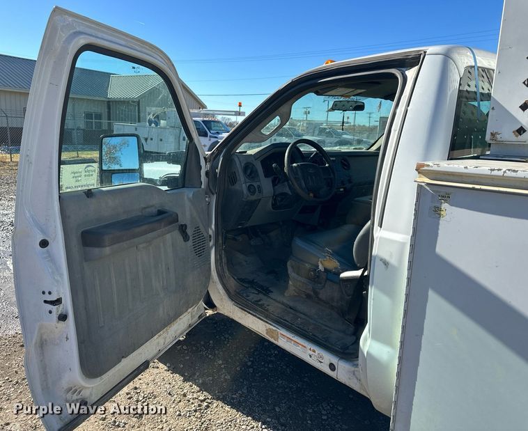 image for item DS3303 2014 Ford F450 Super Duty utility / service truck