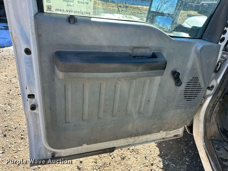 image for item DS3303 2014 Ford F450 Super Duty utility / service truck