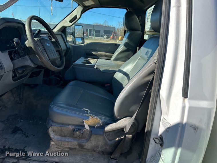 image for item DS3303 2014 Ford F450 Super Duty utility / service truck