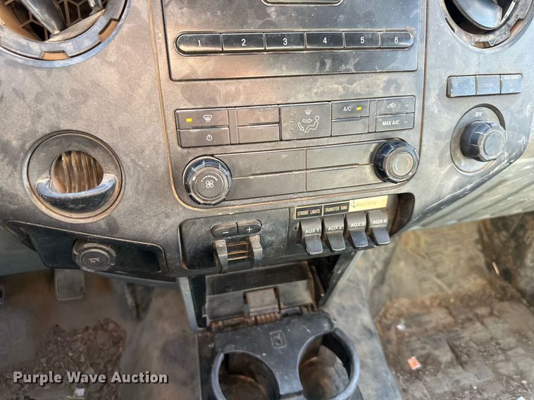 image for item DS3303 2014 Ford F450 Super Duty utility / service truck